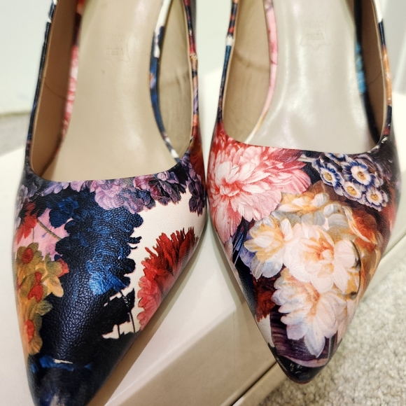 exe Floral Heels - Picture 13 of 13